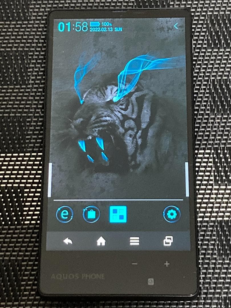 【災害対策用小型テレビ】Softbank 303SH +モバイルバッテリーなど