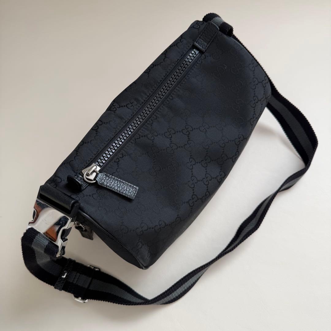 GUCCI グッチ GGキャンバス スリングバッグ ボディバッグ ブラック 黒