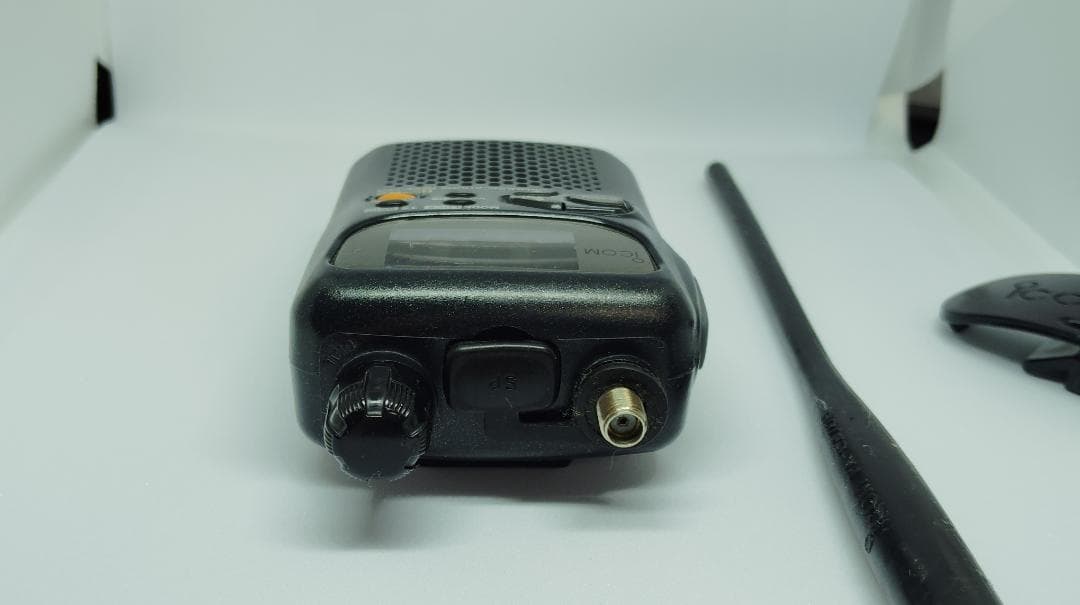 Icom IC-R2 広帯域受信機 0.5~1300MHzフルカバー　中古動作品