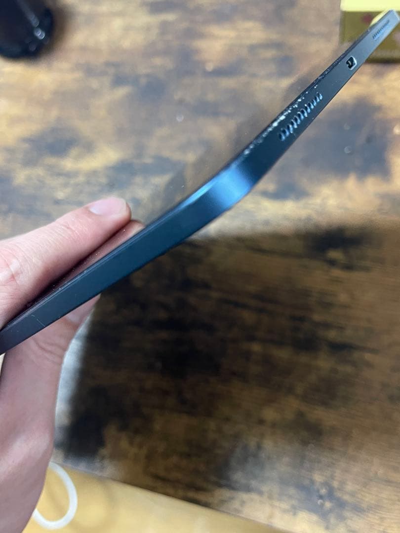 iPad Air 5世代　MM9E3J/A 純正カバー付