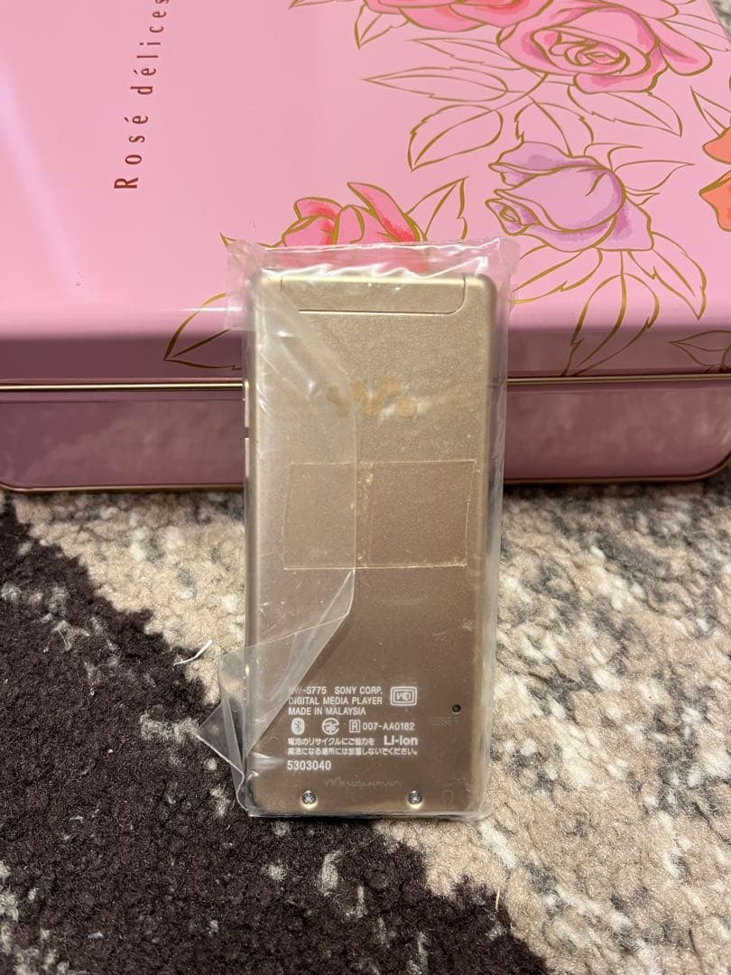 未使用未開封　SONY WALKMAN NW−S775 ゴールド