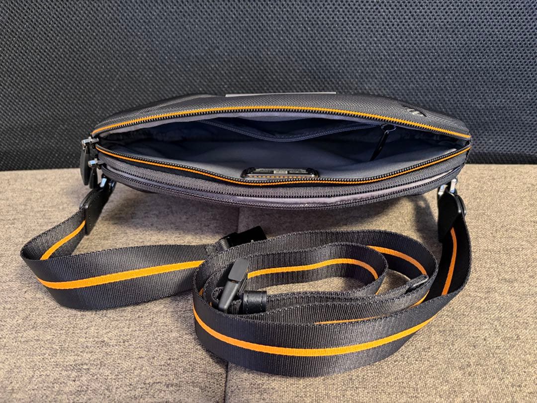 G*k様 TUMI 373003D MCLAREN ボディバッグ