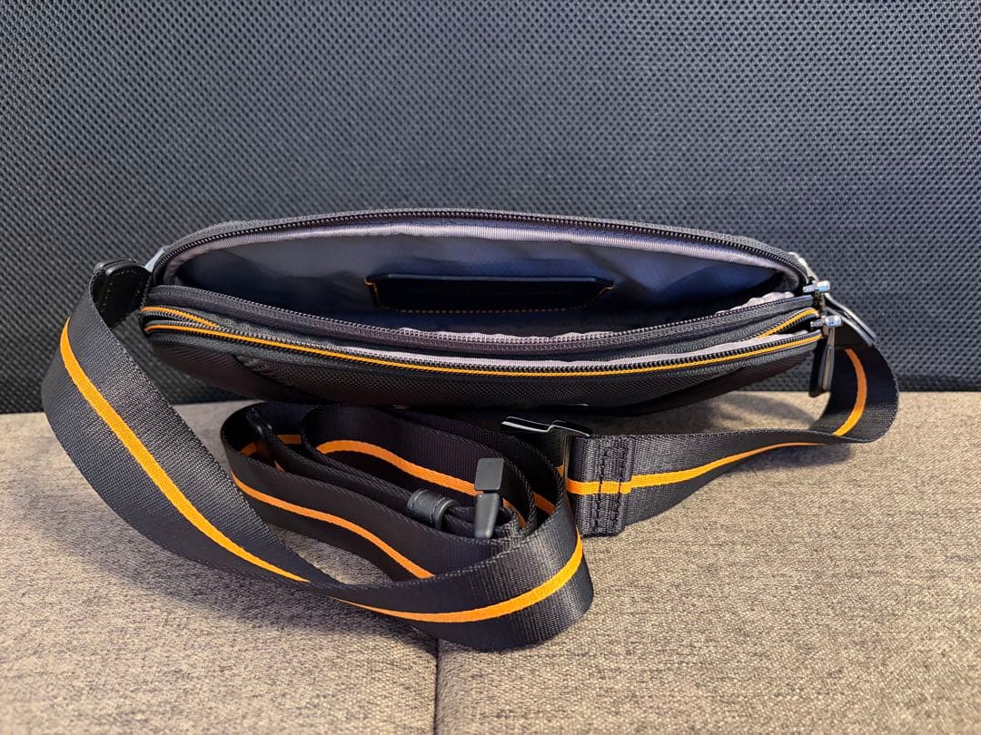 G*k様 TUMI 373003D MCLAREN ボディバッグ