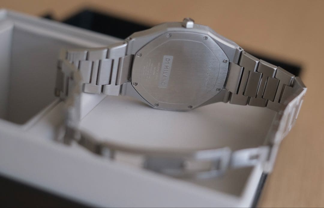 D1 MILANO ULTRA THIN turquoiseリネン38mmケース