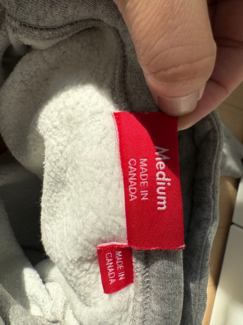 【最終値下げ】シュプリーム　ボックスロゴパーカー　グレー