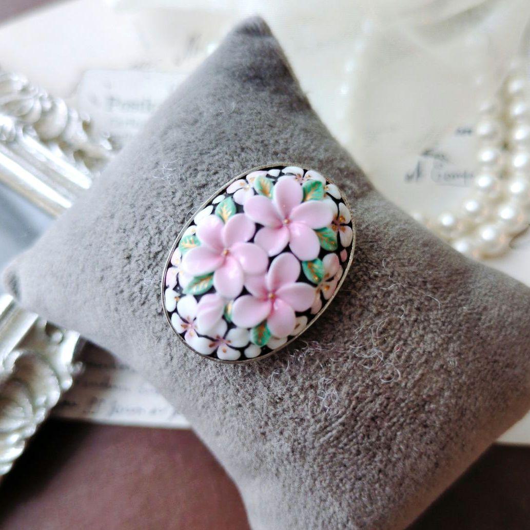 俊兼ジュエリー トシカネ 有田焼 フラワー ブローチ 花模様 TOSHIKANE