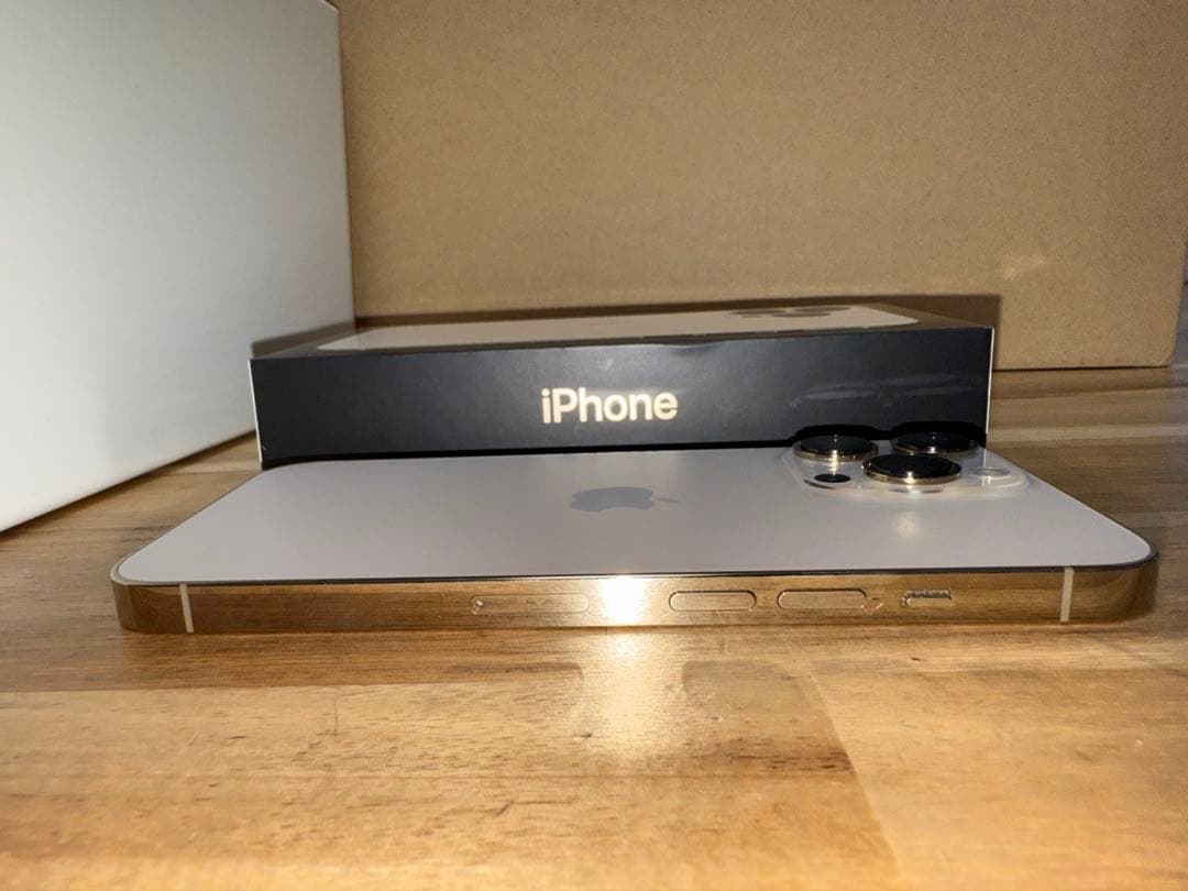 iPhone 13 pro gold 256GB SIMフリー