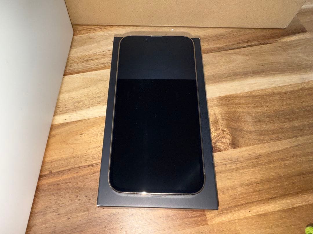 iPhone 13 pro gold 256GB SIMフリー