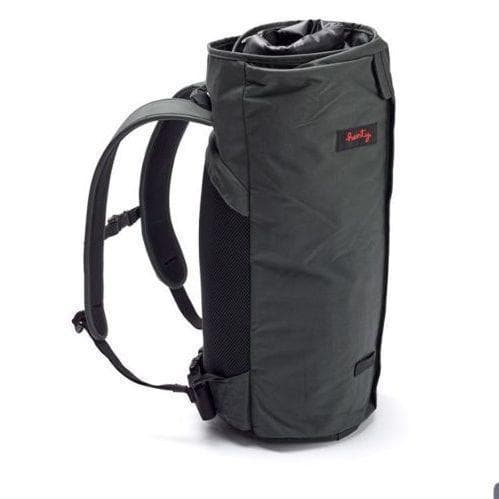 ☆美品　ガーメントバックパック2 リュックサック Henty　レインカバー