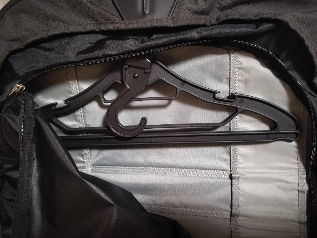 ☆美品　ガーメントバックパック2 リュックサック Henty　レインカバー