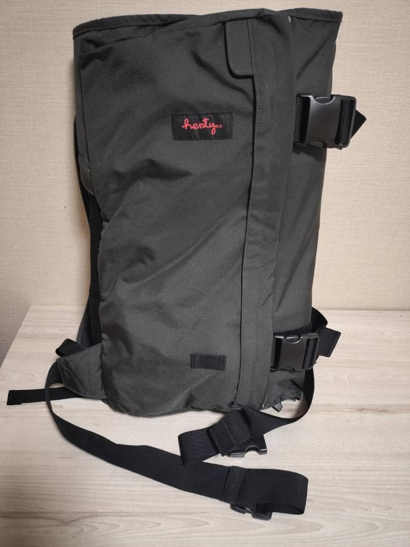 ☆美品　ガーメントバックパック2 リュックサック Henty　レインカバー