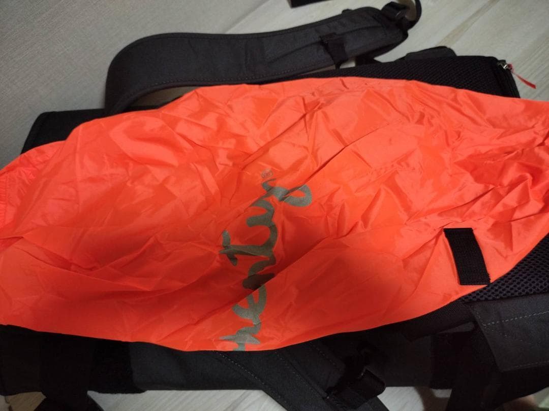 ☆美品　ガーメントバックパック2 リュックサック Henty　レインカバー