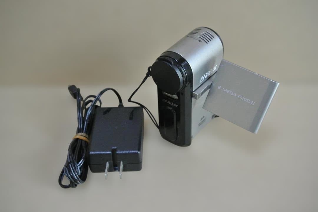 【動作確認済】Victor Everio GZ-MC100 ★CFカード2枚付★