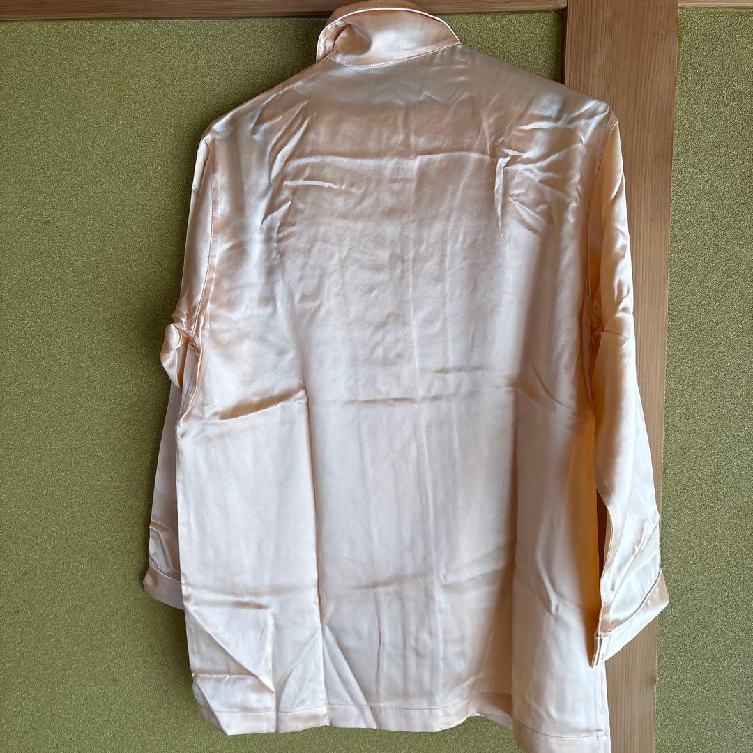 新品ワコール　シルクパジャマ　サーモンピンク