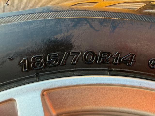 カローラ フリード (4H) ノート スタッドレスセット 185/70R14