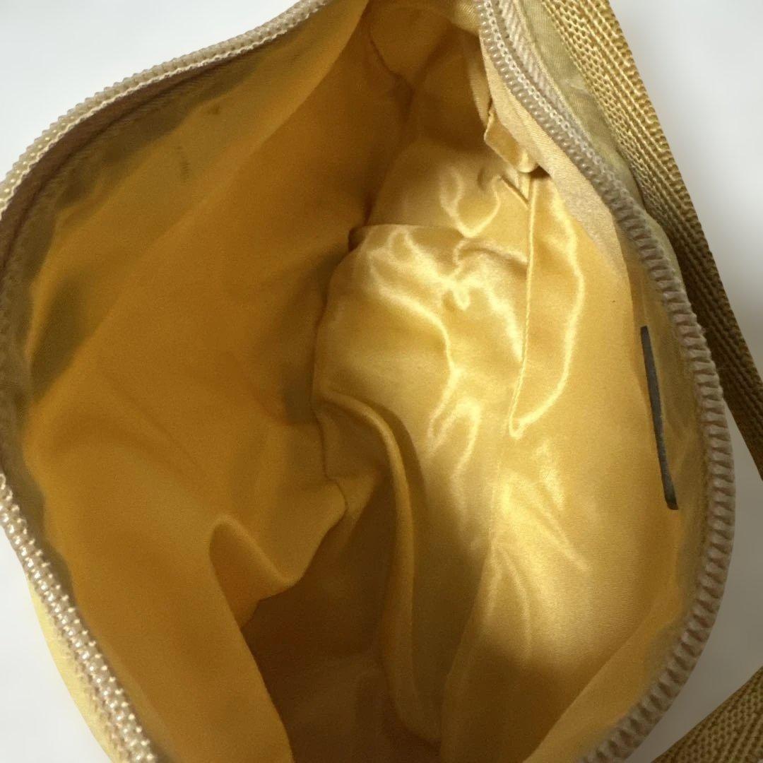 PRADA プラダ アクセサリーポーチ イエロー MV632