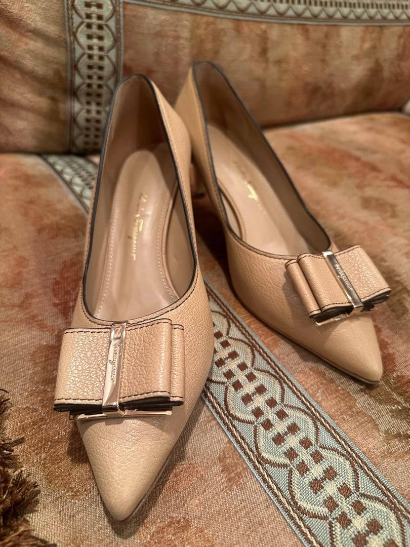 M*★様 超美品⭐︎Salvatore Ferragamo ベージュパンプス 6