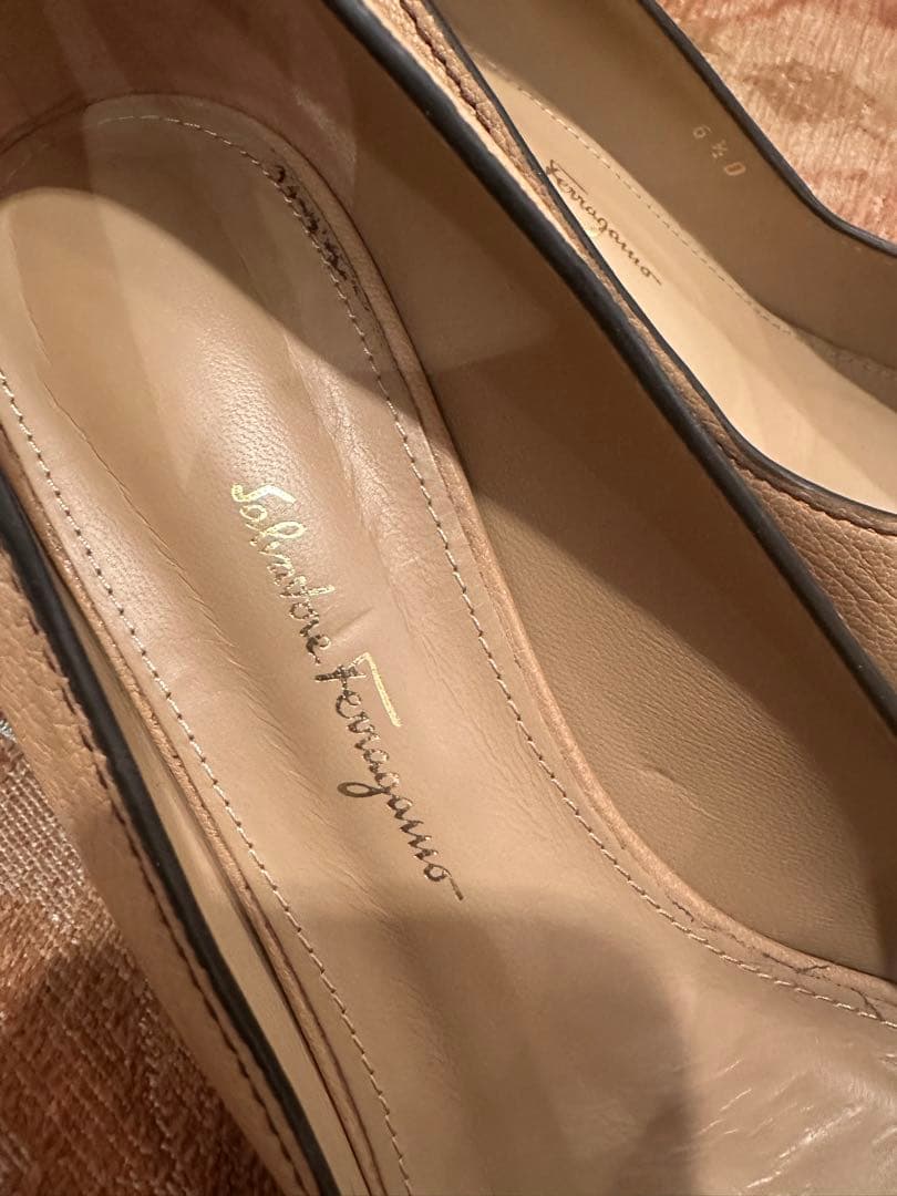 M*★様 超美品⭐︎Salvatore Ferragamo ベージュパンプス 6