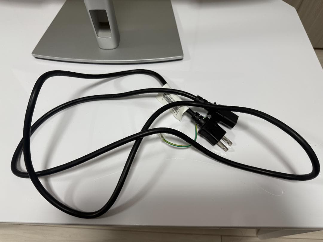 Dell U2723QE 27インチ 4K ハブモニター