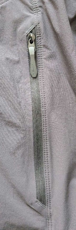 【新品未使用】ARC'TERYXガンマ ライトウェイト フーディ メンズ 黒 S