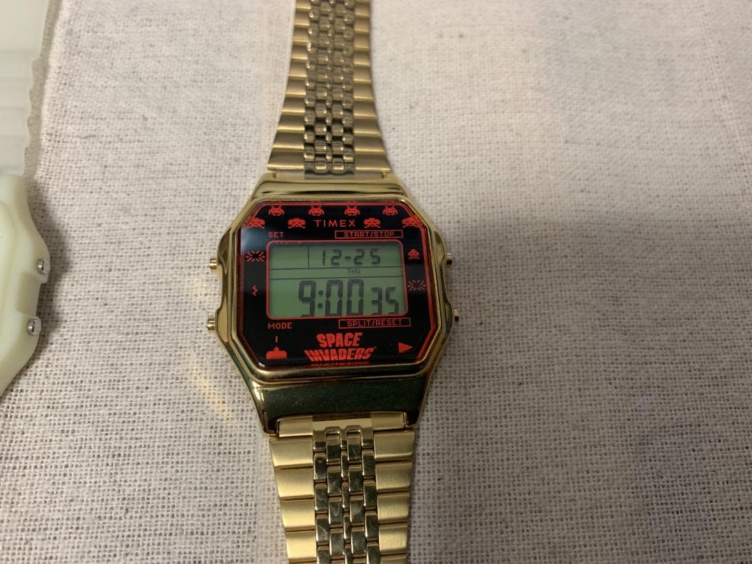 ひ*こ様 Timex デジタル腕時計 3本セット 300円スタート