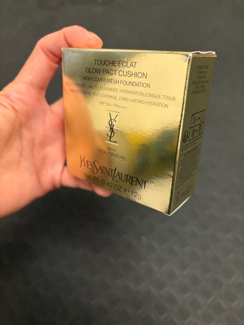 イヴ・サンローラン　クッションファンデーションBR10