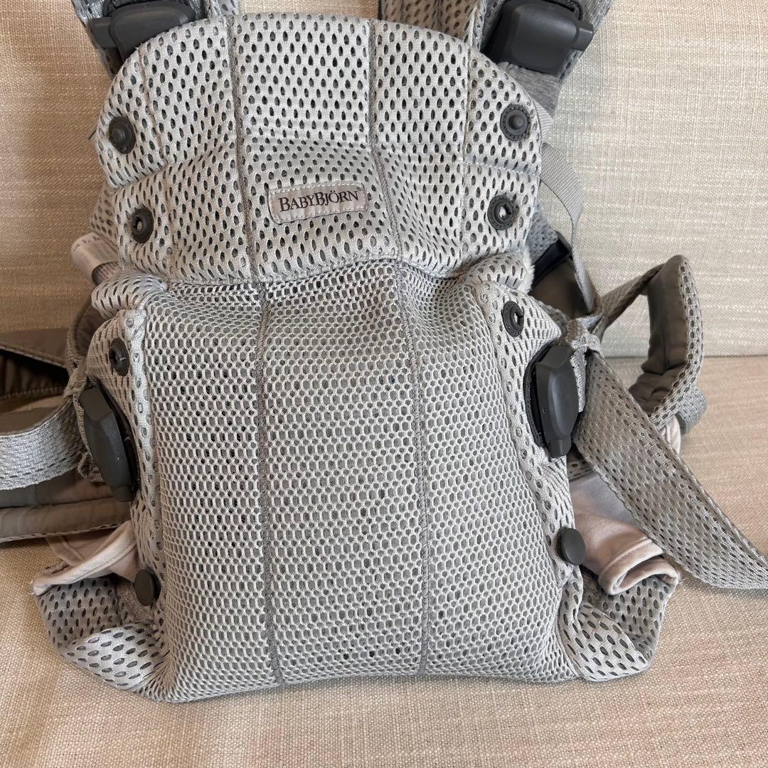 ベビービョルン ハーモニー シルバー　よだれパッド付き