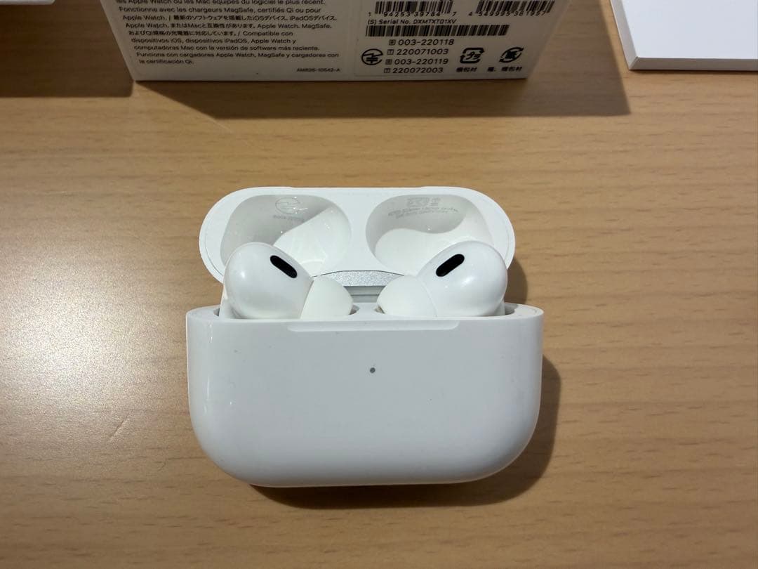 イヤホン Apple AirPods Pro 2 Lightening