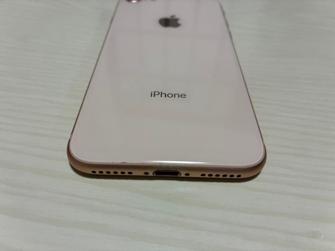 iPhone8 64GB ゴールド 100% SIMフリー 美品