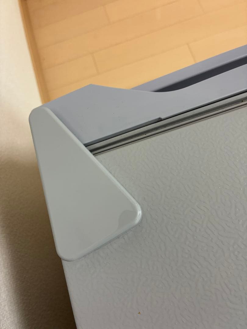 宮城手渡し※アイリス冷凍・冷蔵庫　直冷式　ゴールド2025年4月購入　小型ミニ