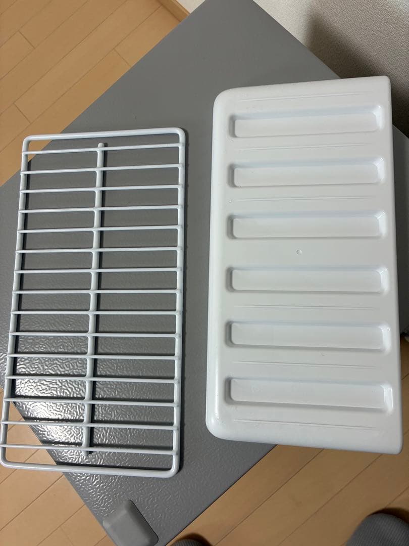 宮城手渡し※アイリス冷凍・冷蔵庫　直冷式　ゴールド2025年4月購入　小型ミニ