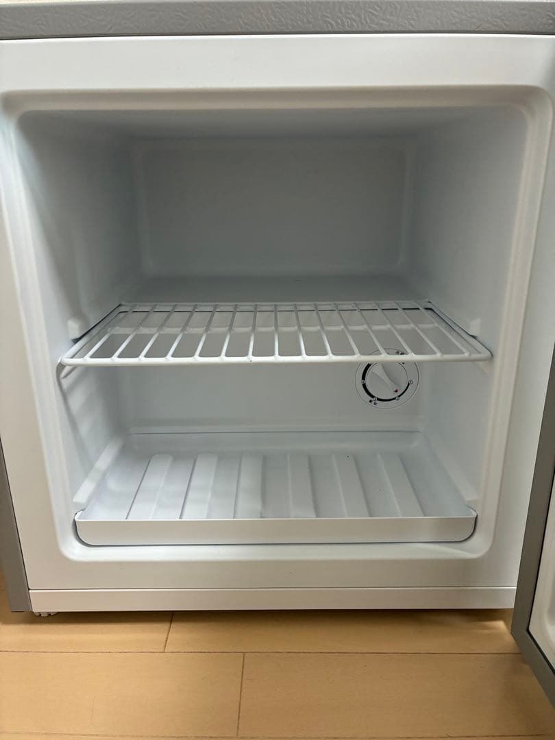 宮城手渡し※アイリス冷凍・冷蔵庫　直冷式　ゴールド2025年4月購入　小型ミニ