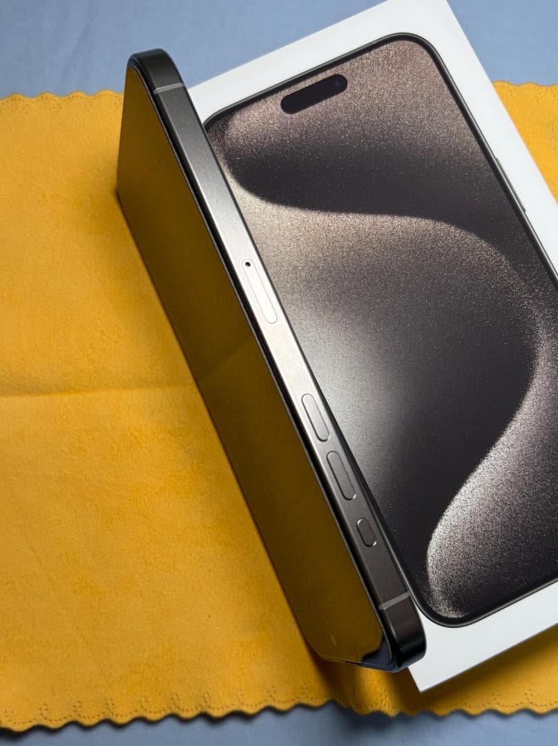 【美品】iPhone15Pro Max512GB＋ケース&保護フィルム