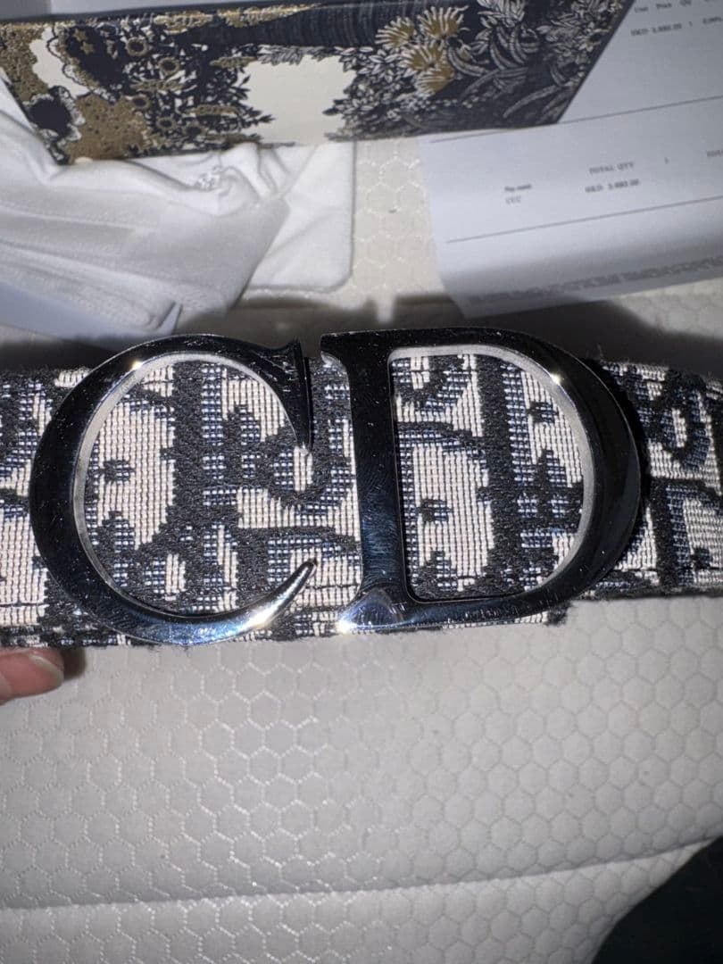 Christian Diorベルト本物