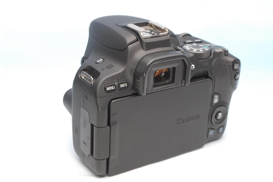 ✨小型・軽量✨キヤノン EOS Kiss X9 18-55ｍｍ IS STM