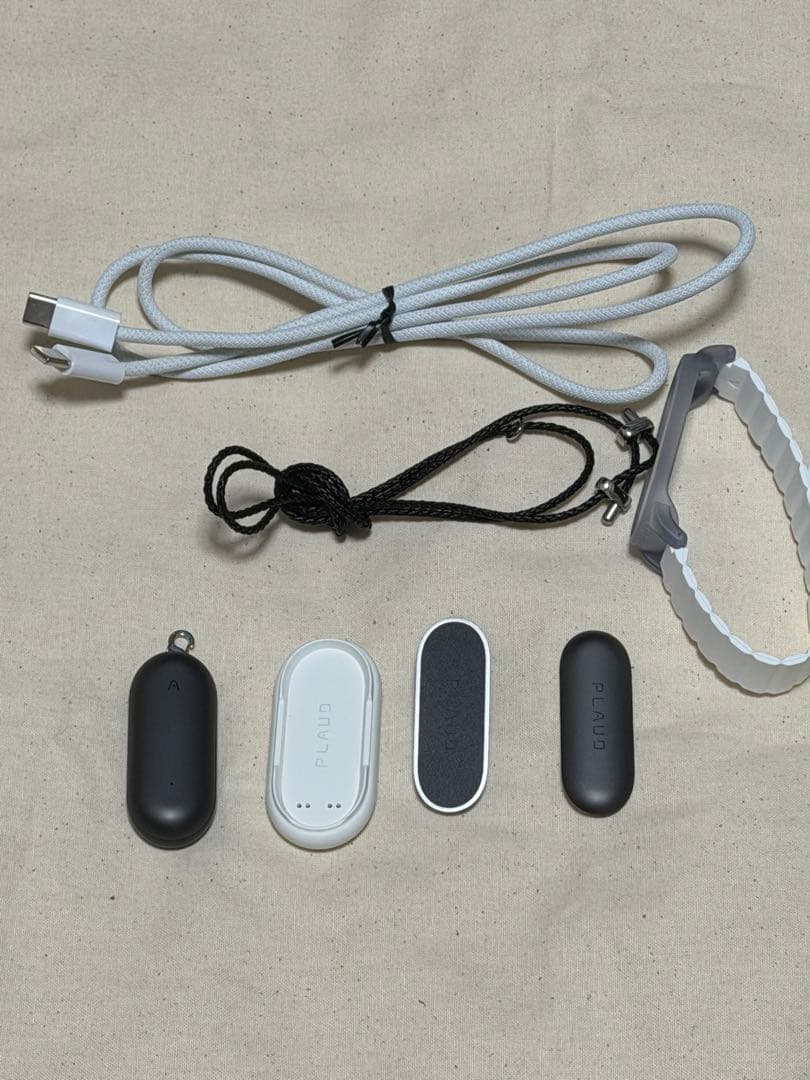 PLAUD NotePin AIボイスレコーダー 本体＋付属品（箱なし）