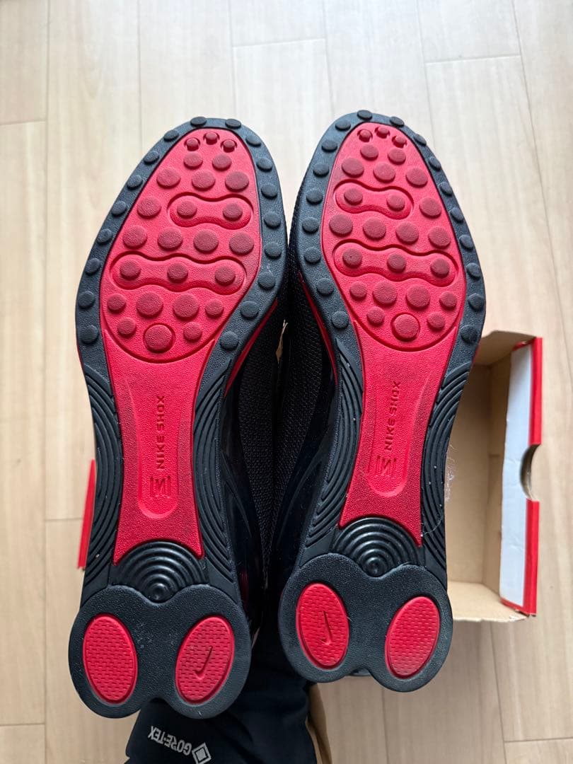 靴 NikeShoxZBlack/UniversityRedBlack 28cm