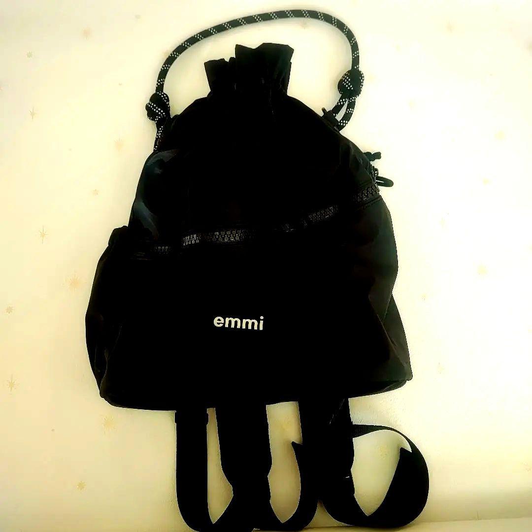emmi エミ　撥水 emmiロゴマルチバックパック　黒　ブラック