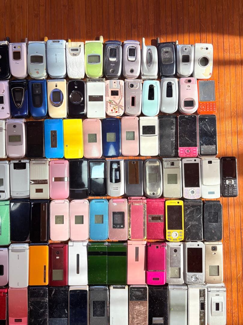 ガラケー動作未確認 キャリア 機種 色々 ジャンク 100台