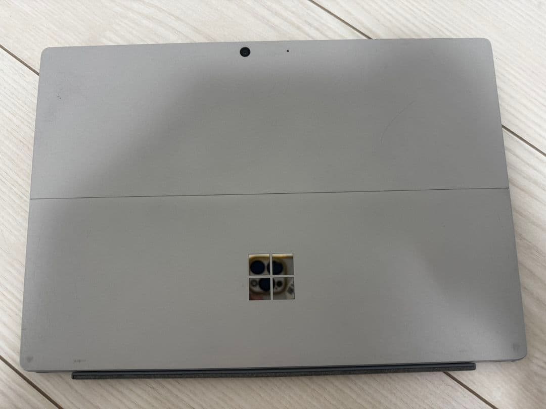 surface Pro7　プラチナ