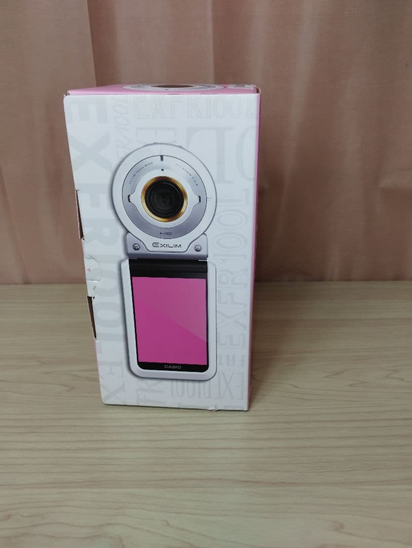 未使用　CASIO EXILIM EX-FR100L PK ピンク デジカメ