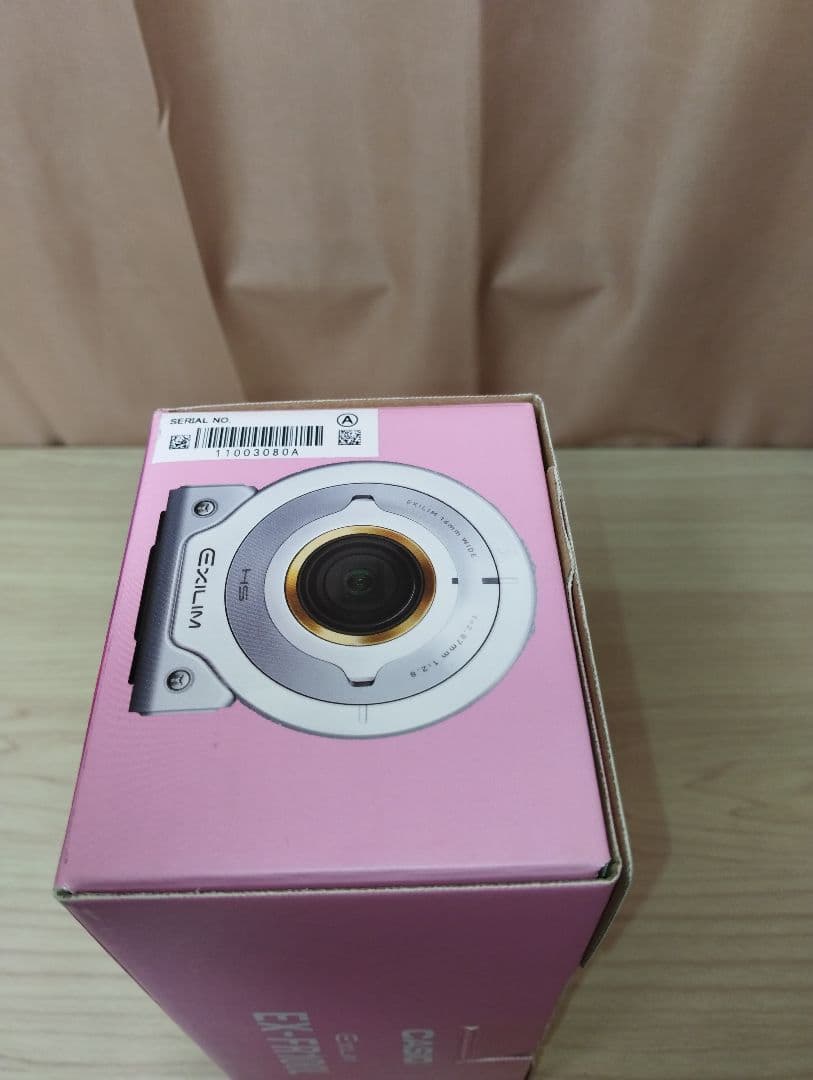 未使用　CASIO EXILIM EX-FR100L PK ピンク デジカメ