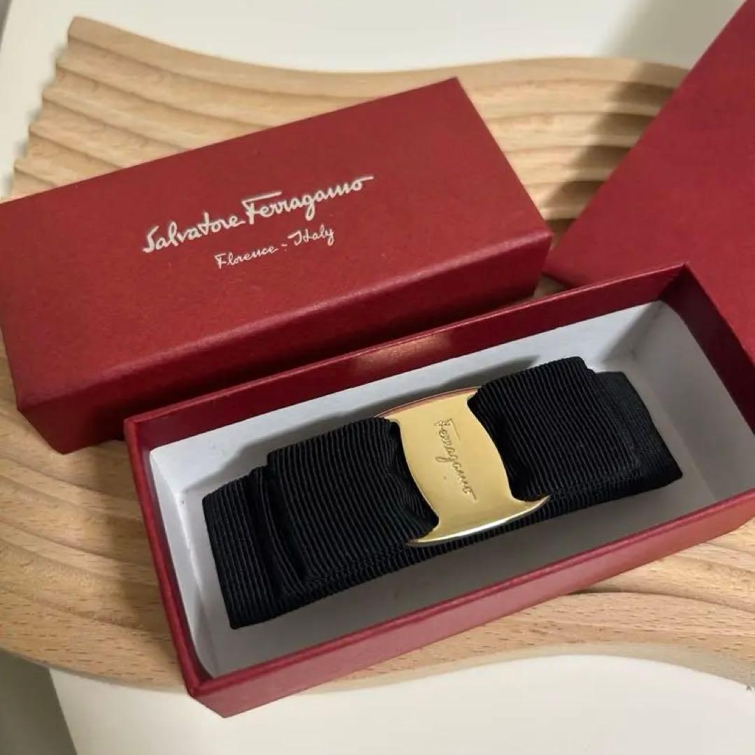 【Salvatore Ferragamo】ヴァラリボンバレッタ