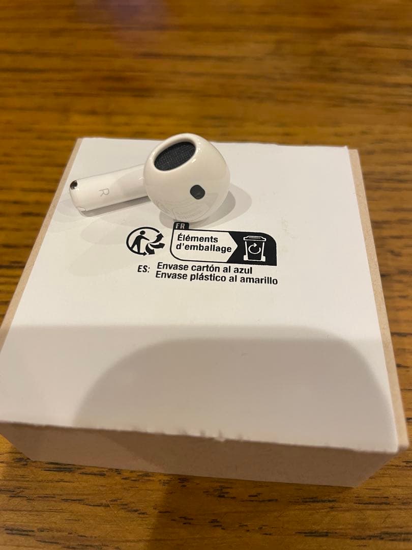 [純正品] AirPods 4 右耳 新品未使用