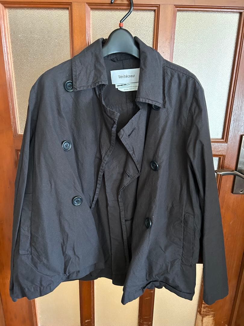 ヴェリテクールダブルボタンショートコート