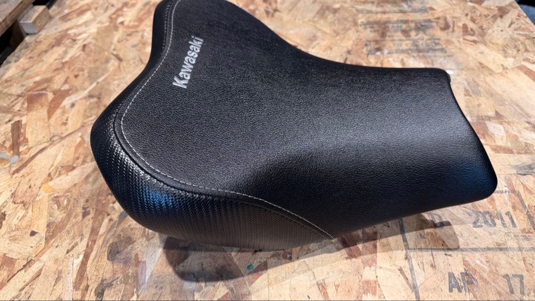 Z900 ハイシート Kawasaki バイクシート 黒