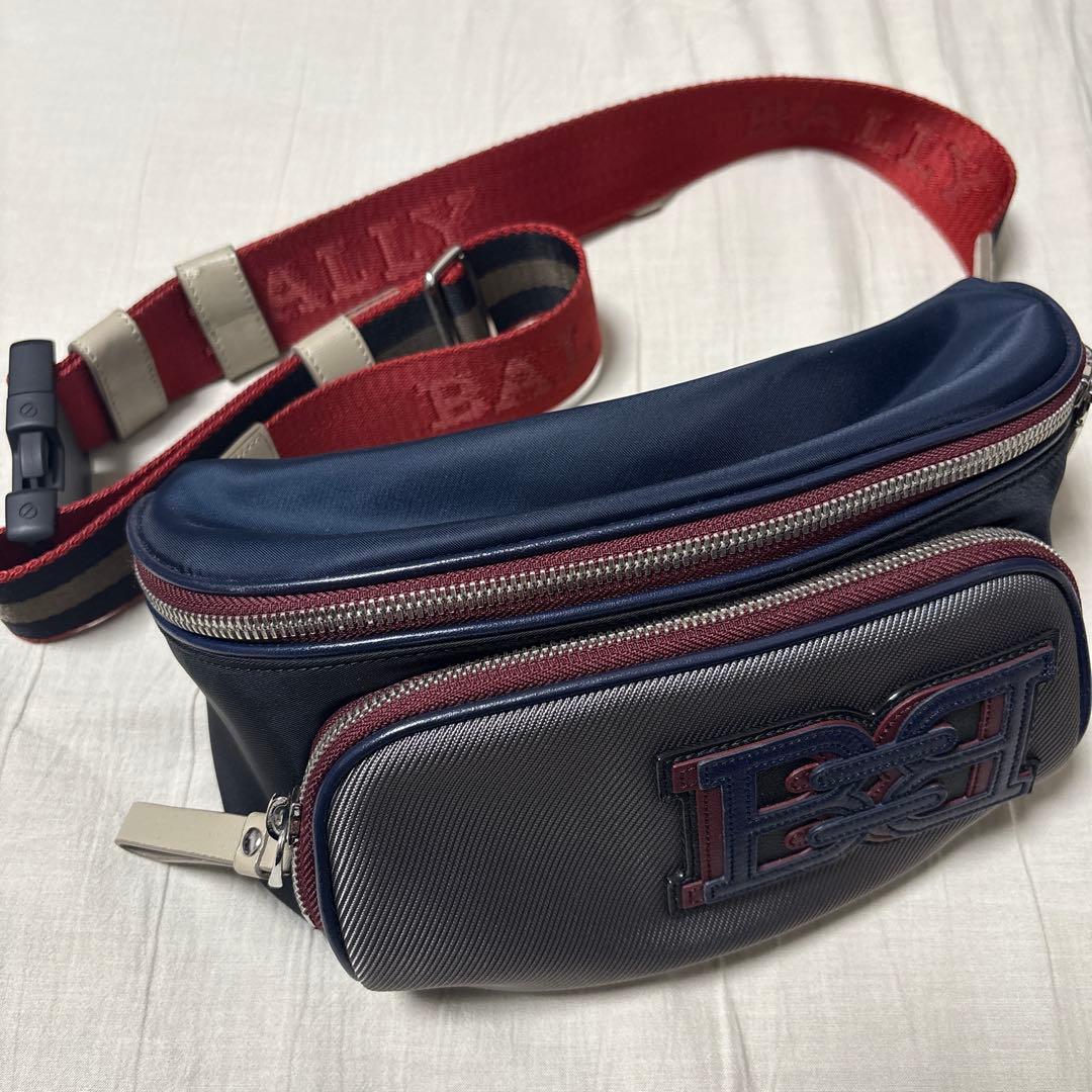 ラストお値下げ済‼︎【美品】BALLY ボディバッグ ネイビー