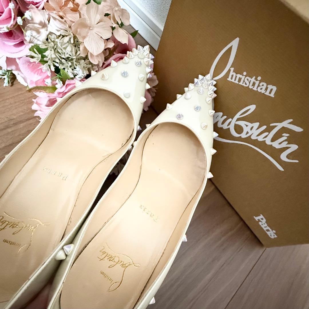 【美品】Christian Louboutinオーロラスパイクパンプス白35