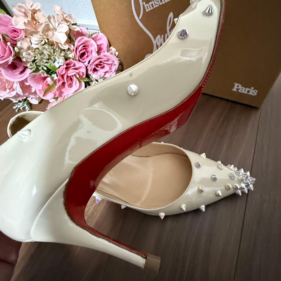 【美品】Christian Louboutinオーロラスパイクパンプス白35