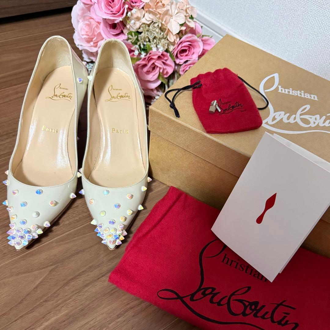 【美品】Christian Louboutinオーロラスパイクパンプス白35